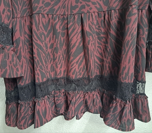 Avenue Studio Plus Size Blouse with Lace  30/32 - Picture 8 of 8